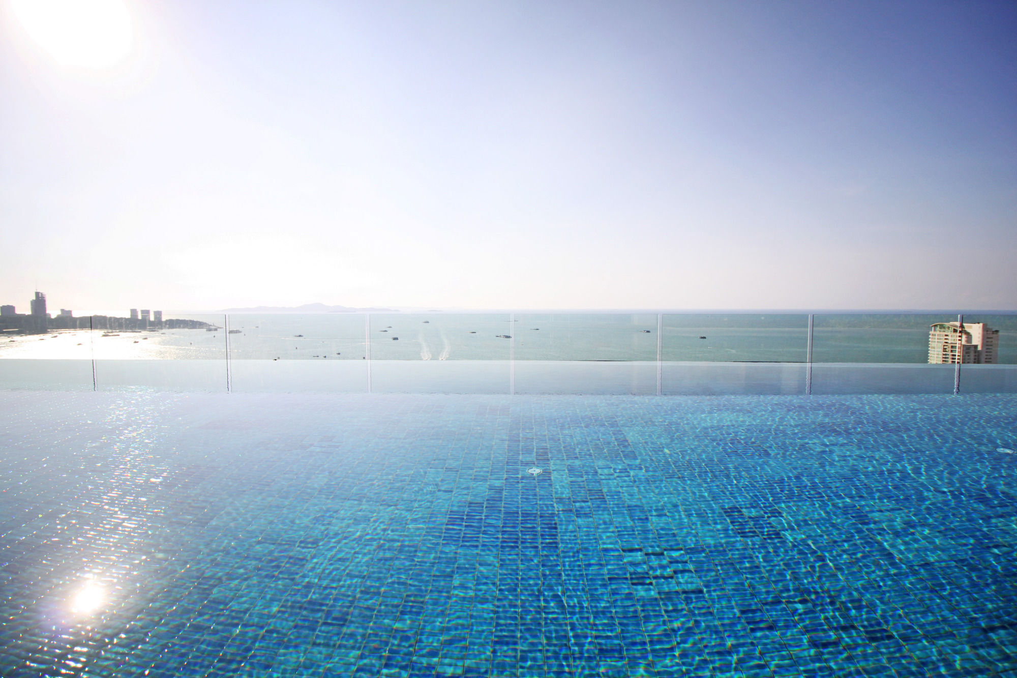 Centric Sea By Pattaya Holiday Landkreis Landkreis Bang Lamung Exterior foto