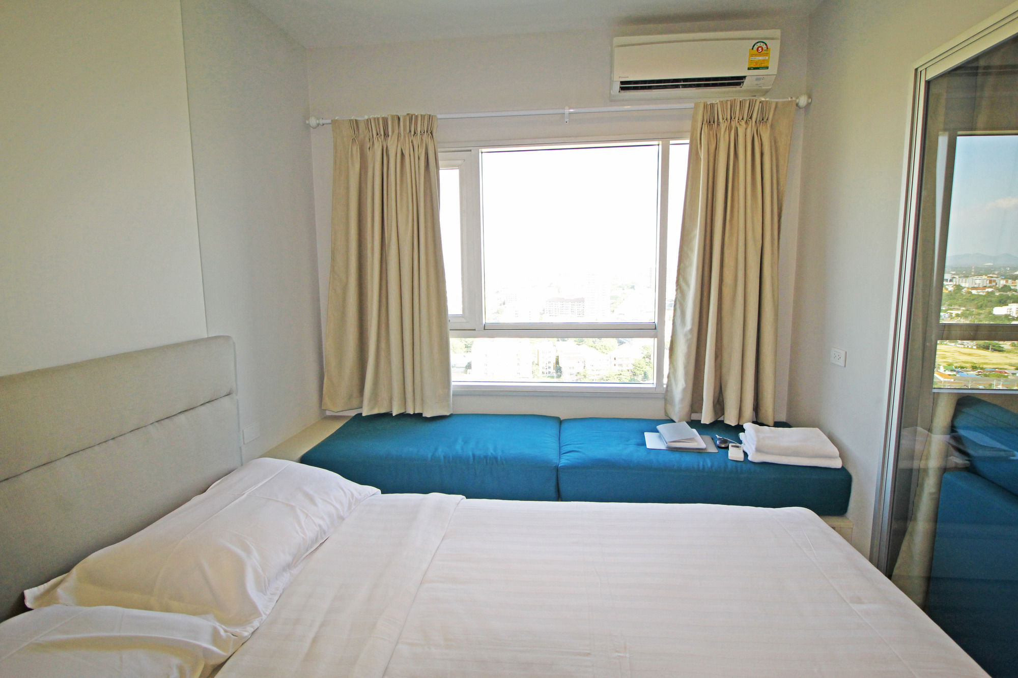 Centric Sea By Pattaya Holiday Landkreis Landkreis Bang Lamung Exterior foto