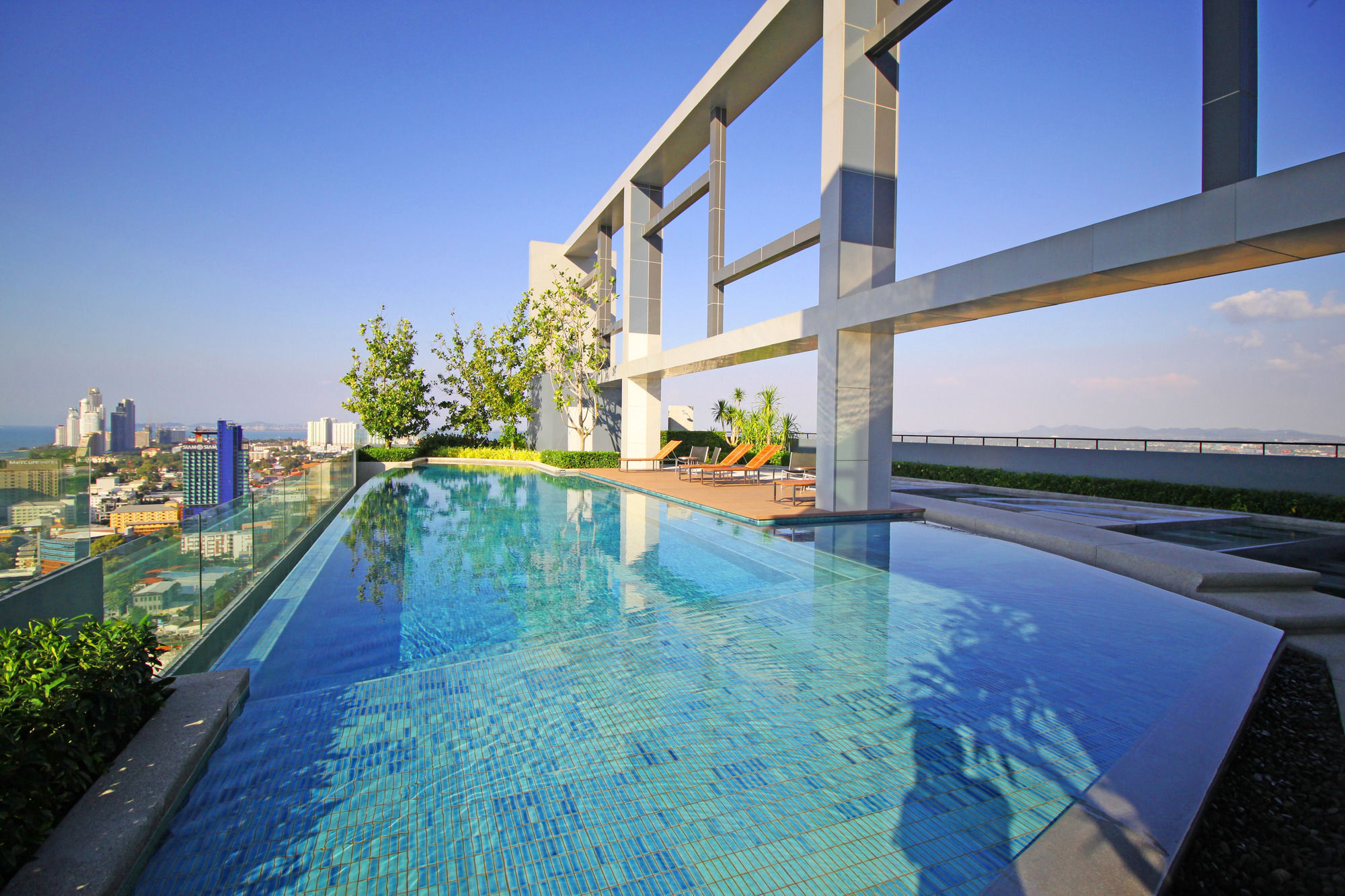 Centric Sea By Pattaya Holiday Landkreis Landkreis Bang Lamung Exterior foto